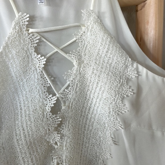 WAYF | White Tank Top - Picture 9 of 14